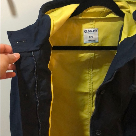 GAP Navy blue and yellow coat- Barry used - Picture 4 of 4